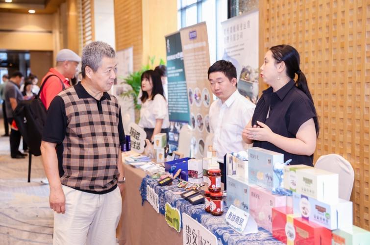 贵旅集团2024年“支支串飞”“小车小团”产品发布暨旅游业务洽谈会走进上海，开启旅游新篇章